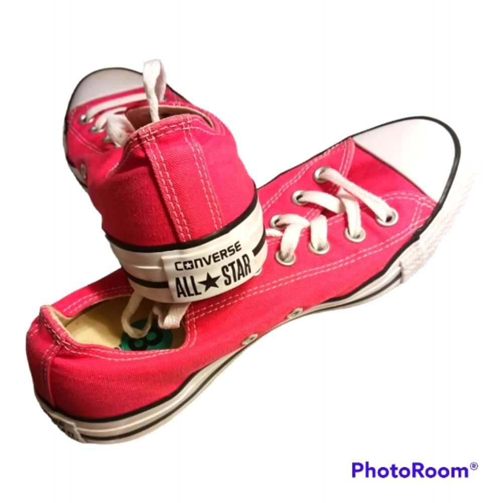 Women's pink Converse